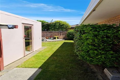 Photo of property in 96 Cedar Drive, Paraparaumu Beach, Paraparaumu, 5032