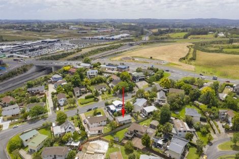 Photo of property in 10 Oreil Avenue, West Harbour, Auckland, 0618