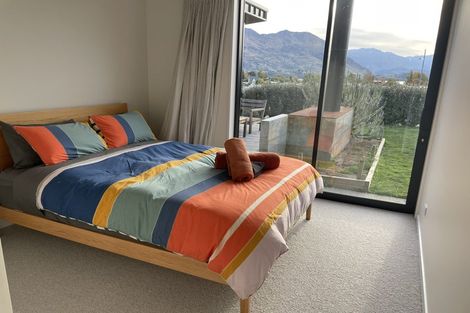 Photo of property in 11 Kereru Crescent, Wanaka, 9305