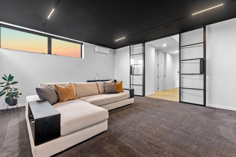 Photo of property in 17a Roland Road, Greenhithe, Auckland, 0632