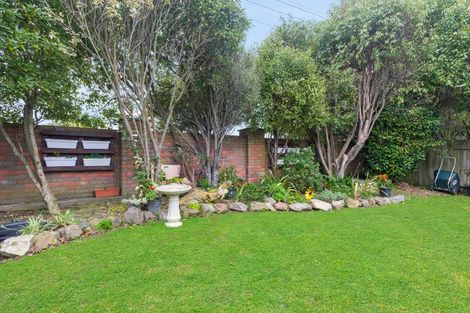 Photo of property in 5 Rosebank Avenue, Kelvin Grove, Palmerston North, 4414