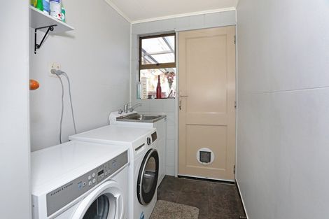 Photo of property in 28 Shelton Place, Feilding, 4702