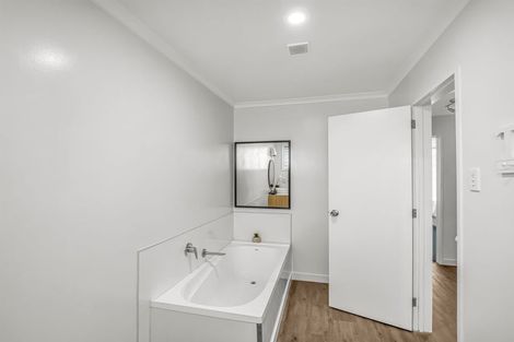 Photo of property in 64 Karnak Crescent, Russley, Christchurch, 8042