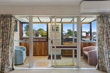 Photo of property in 8a&b Sharda Grove, Paraparaumu Beach, Paraparaumu, 5032