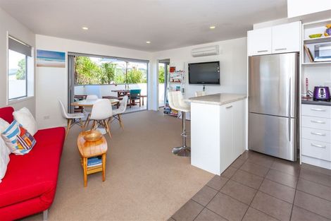 Photo of property in 306 Ocean Road, Whangamata, 3620