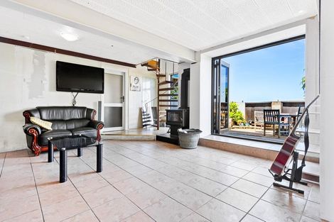 Photo of property in 22 Redwood Drive, Massey, Auckland, 0614