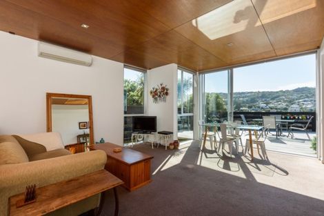 Photo of property in 10/3 Severn Street, Island Bay, Wellington, 6023