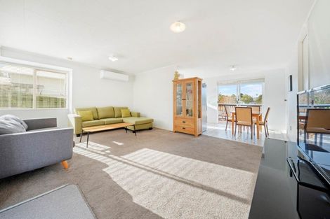 Photo of property in 29 Cyril Crescent, West Harbour, Auckland, 0618
