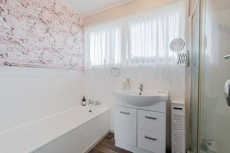 Photo of property in 1 Irene Crescent, Dinsdale, Hamilton, 3204
