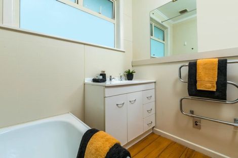 Photo of property in 48 Waimumu Road, Massey, Auckland, 0614
