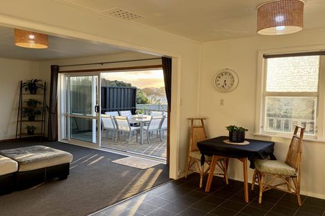 Photo of property in 44 Discovery Place, Marfell, New Plymouth, 4310
