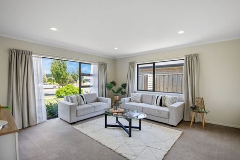 Photo of property in 37 Faringdon Boulevard, Rolleston, 7615