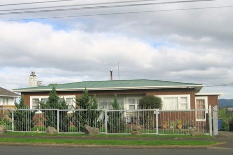 Photo of property in 1/180 Waimumu Road, Massey, Auckland, 0614