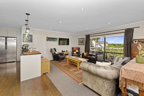 Photo of property in 23 St James Avenue, Helensville, 0800