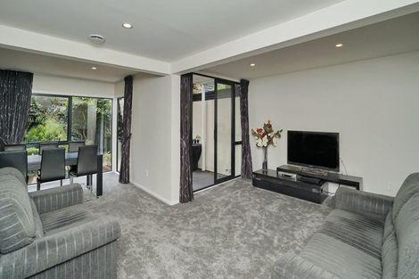 Photo of property in 76a Memorial Avenue, Ilam, Christchurch, 8053
