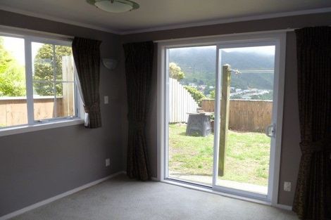 Photo of property in 34 Parklands Drive, Karori, Wellington, 6012