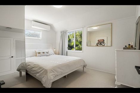 Photo of property in 1/2 Heathcote Road, Castor Bay, Auckland, 0620