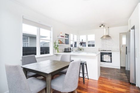 Photo of property in 17 Alexander Street, Awapuni, Palmerston North, 4412