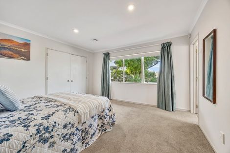 Photo of property in 13 Bridgehead Cove, West Harbour, Auckland, 0618