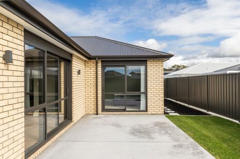Photo of property in 11 Tutira Place, Poraiti, 4112