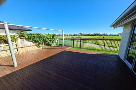 Photo of property in 61 Harding Drive, Papamoa Beach, Papamoa, 3118