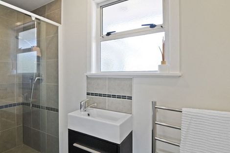 Photo of property in 34 Cliff View Drive, Green Bay, Auckland, 0604
