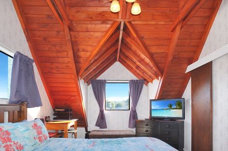 Photo of property in 38 Hennessy Street East, Foxton Beach, Foxton, 4815