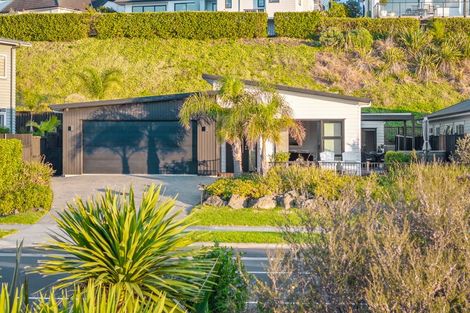 Photo of property in 90 Arran Point Parade, Orewa, 0931