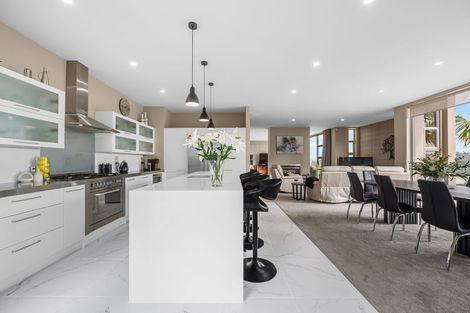 Photo of property in 67 Kittiwake Drive, Schnapper Rock, Auckland, 0632