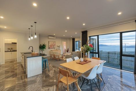 Photo of property in 46 Domett Street, Newlands, Wellington, 6037
