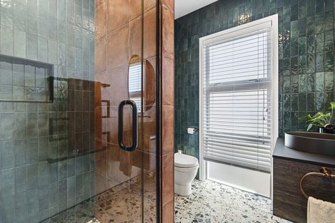Photo of property in 6 Aubrey Street, New Plymouth, 4310