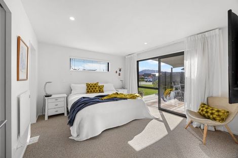 Photo of property in 20 Pounamu Avenue, Albert Town, Wanaka, 9305