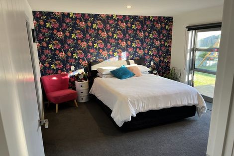 Photo of property in 17 Story Street, Foxton Beach, Foxton, 4815