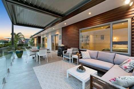 Photo of property in 37 Rosario Crescent, Red Beach, 0932