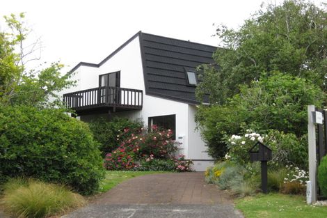 Photo of property in 7 Warden Place, Mangere Bridge, Auckland, 2022