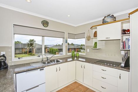 Photo of property in 6 Jacaranda Court, Pukekohe, 2120
