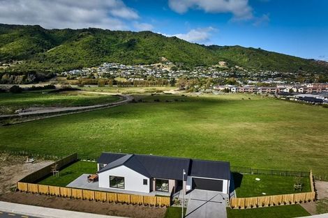 Photo of property in 100 Waipunahau Road, Waikanae, 5036