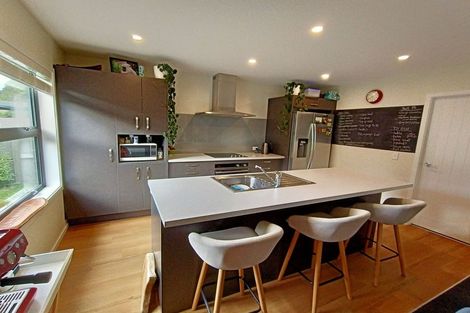 Photo of property in 2 Hull Place, Whitby, Porirua, 5024