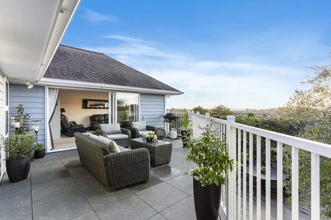 Photo of property in 21 Brooke Ridge Rise, East Tamaki Heights, Auckland, 2016