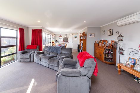 Photo of property in 1 Angelina Way, Kelvin Grove, Palmerston North, 4414