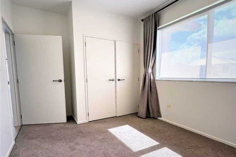 Photo of property in 12 William Calvert Drive, Swanson, Auckland, 0614