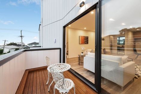 Photo of property in 3/258 Lake Road, Hauraki, Auckland, 0622