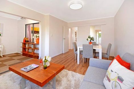 Photo of property in 1/52 Chippendale Crescent, Birkdale, Auckland, 0626