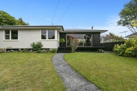 Photo of property in 14 Lees Grove, Wainuiomata, Lower Hutt, 5014
