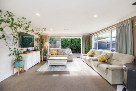 Photo of property in 651a Featherston Street, Roslyn, Palmerston North, 4414