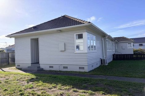 Photo of property in 12 Hardy Street, New Brighton, Christchurch, 8061