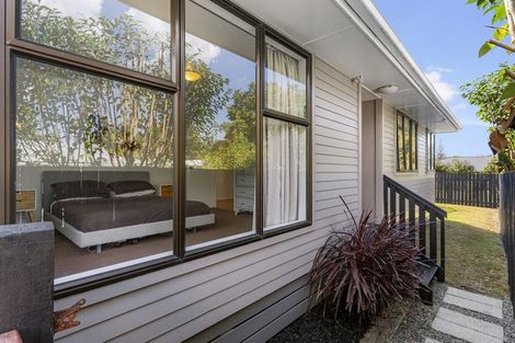 Photo of property in 22a Kirrie Avenue, Te Atatu South, Auckland, 0610