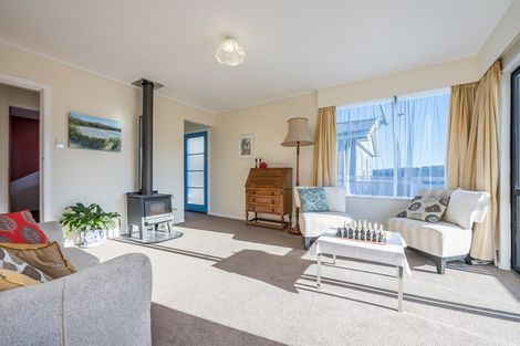 Photo of property in 32 Kingsley Street, Stokes Valley, Lower Hutt, 5019