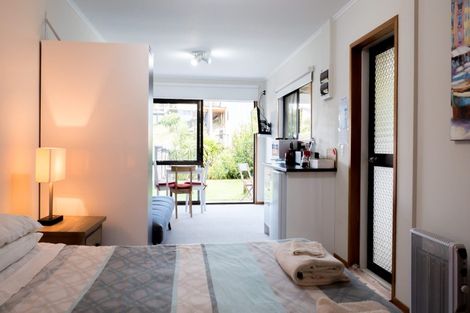 Photo of property in 21 Du Fresne Place, Russell, 0202