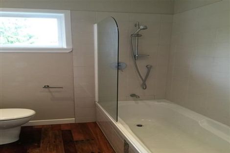 Photo of property in 42 Highland Avenue, Titirangi, Auckland, 0604